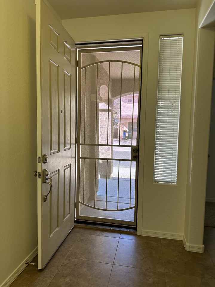 7509 S 27th Pl #NA - Photo 7 of 40