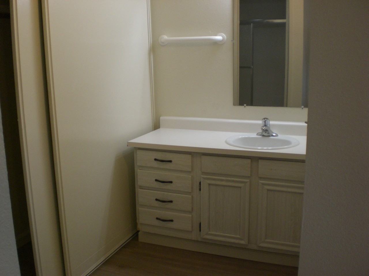 2323 Mcbride Ln - Photo 4 of 9