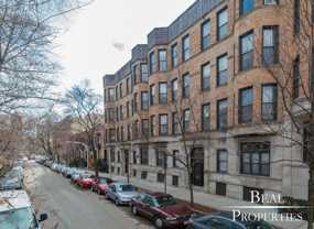 627 West Oakdale Avenue - Photo 1 of 1