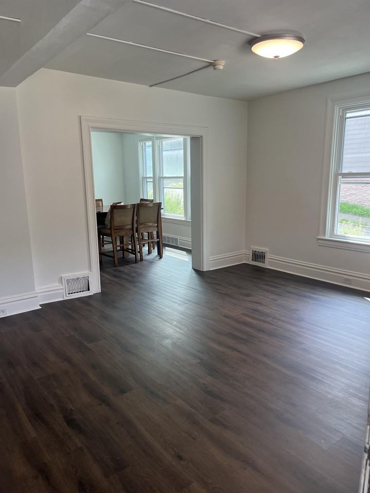 433 Harrison Ave #1 - Photo 5 of 12