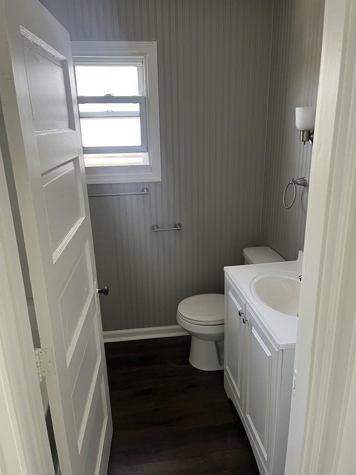 433 Harrison Ave #1 - Photo 7 of 12