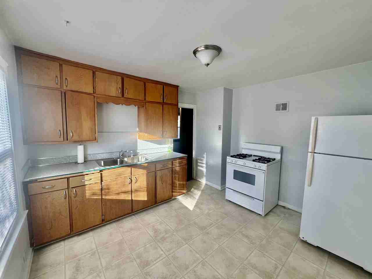 1822 Superior Avenue #1822A - Photo 2 of 10