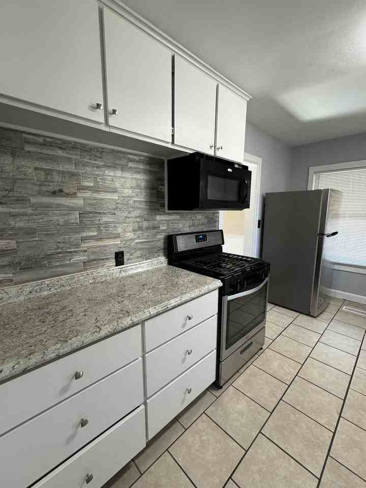 2220 W Broadway Ave #1 - Photo 7 of 50