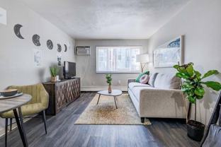 625 S Forest St - Photo 1 of 1