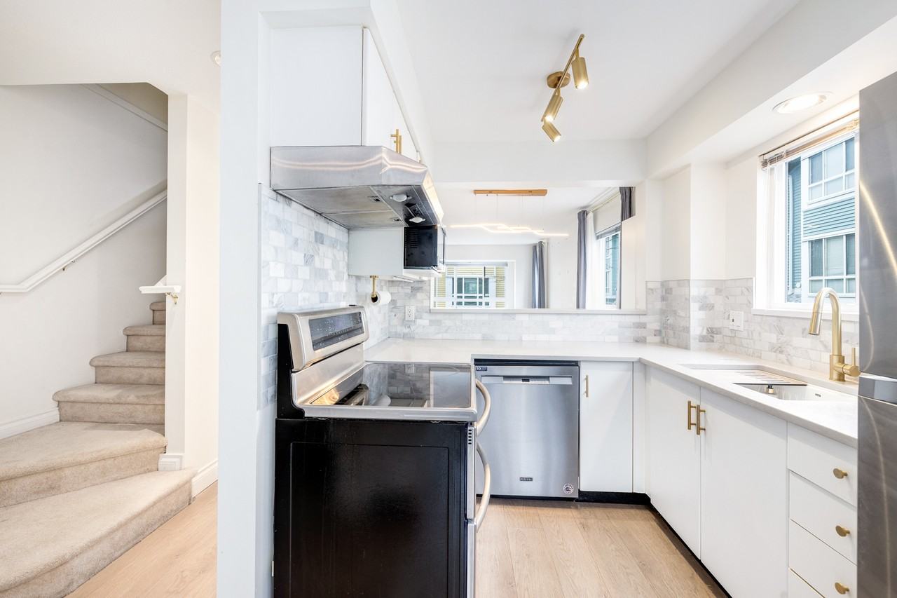 8431 Jellicoe Street - Photo 7 of 16