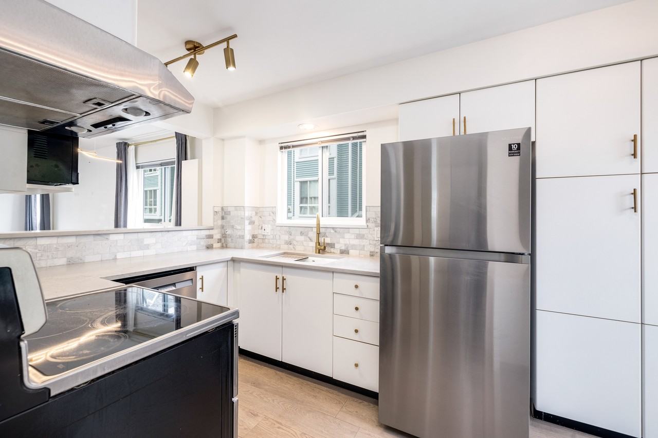 8431 Jellicoe Street - Photo 6 of 16