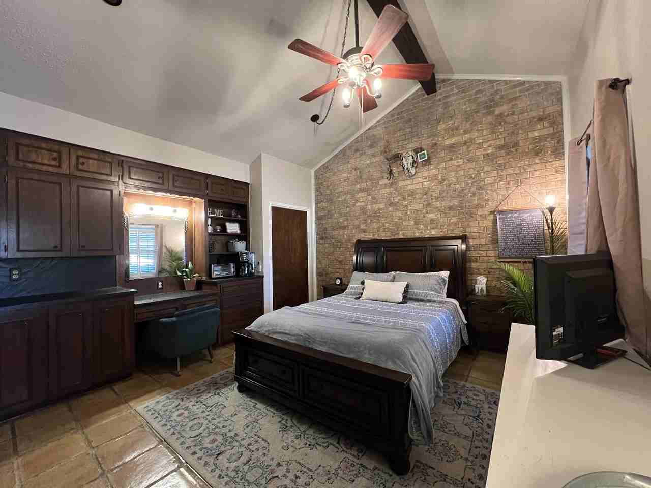 2903 Pecan Dr #B - Photo 2 of 10