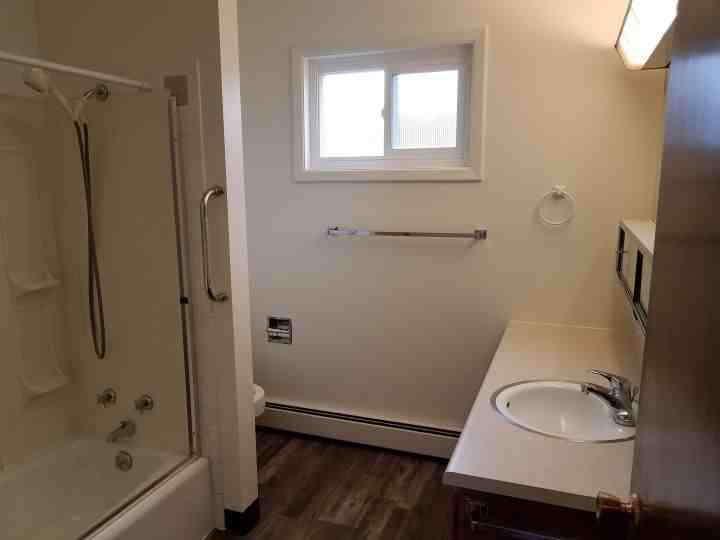 1107 Alderson Ave - Photo 3 of 6
