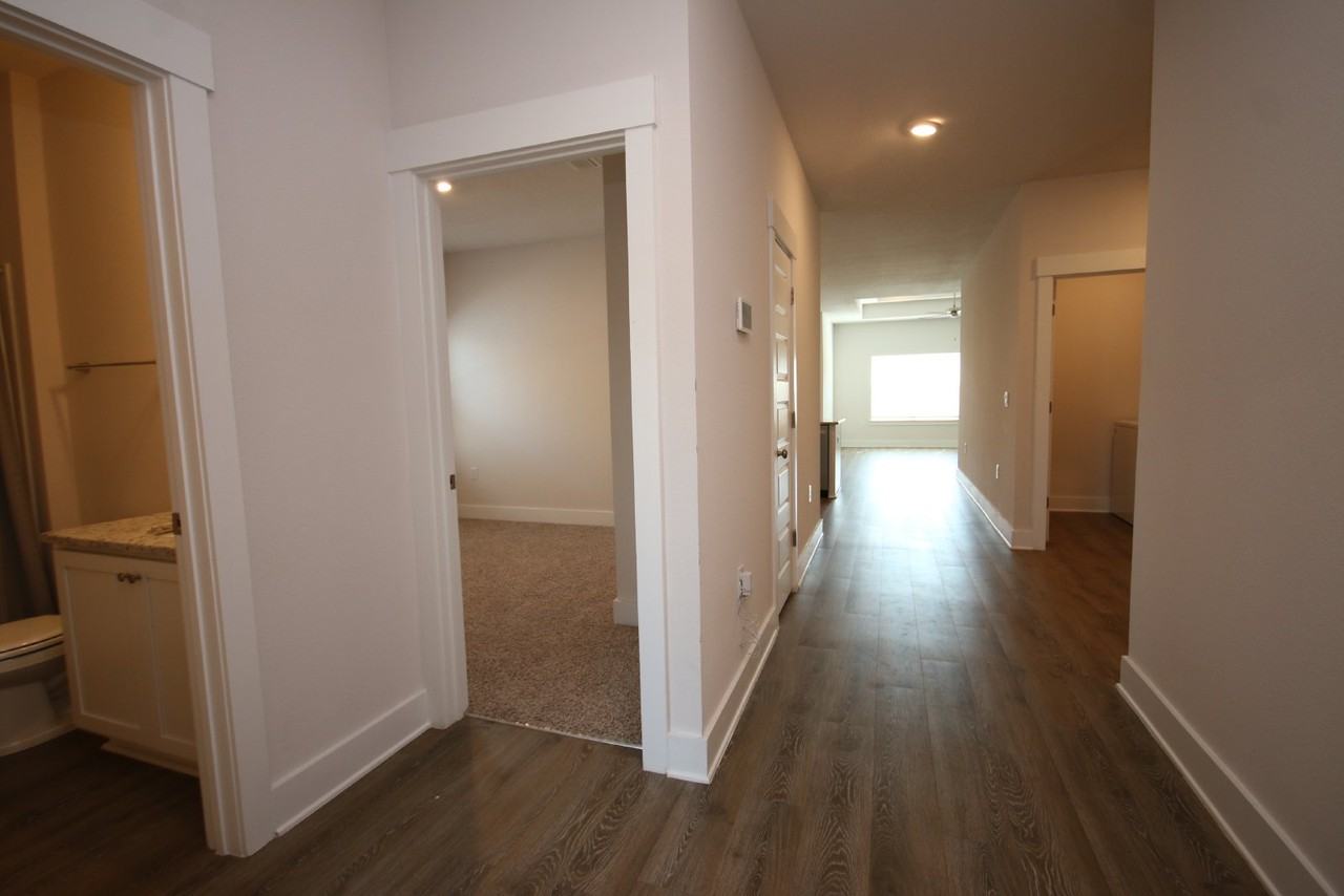 5788 Danbury Blvd - Photo 3 of 32