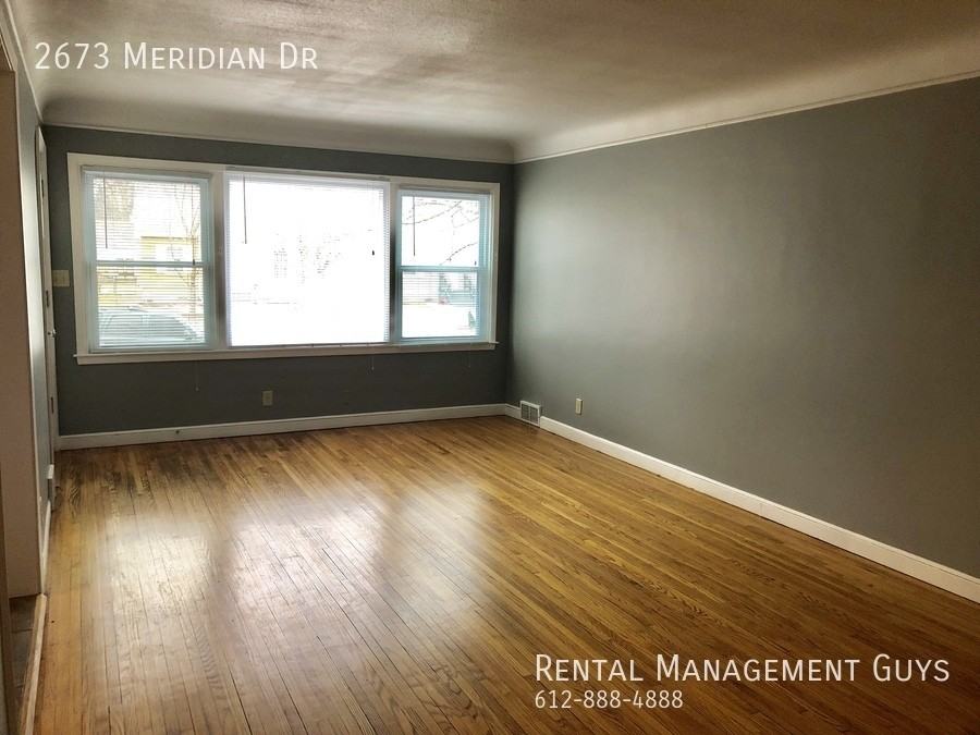 2673 Meridian Dr - Photo 2 of 9