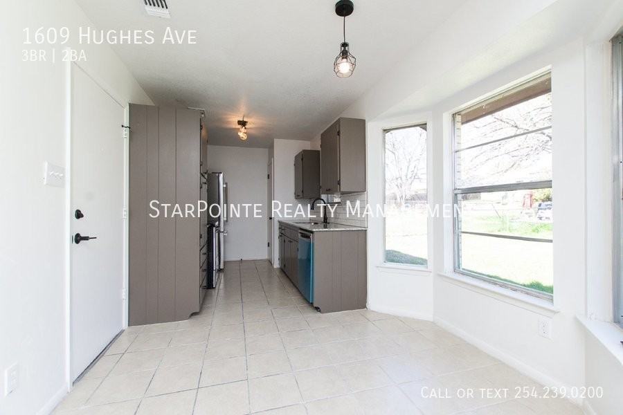 1609 Hughes Ave - Photo 5 of 17