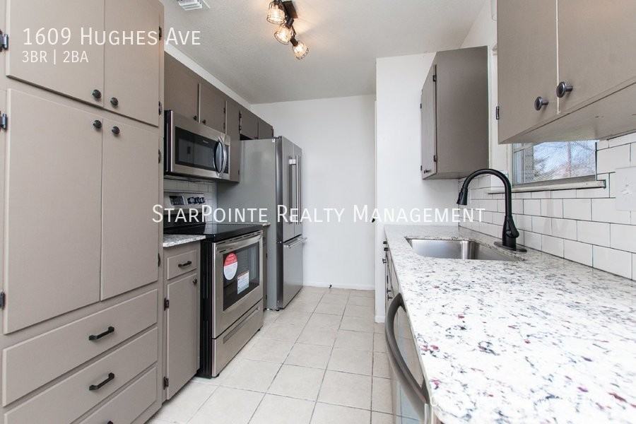 1609 Hughes Ave - Photo 6 of 17