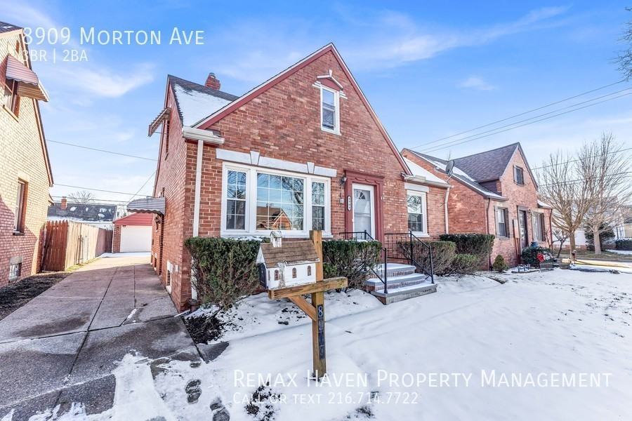 8909 Morton Ave - Photo 2 of 29