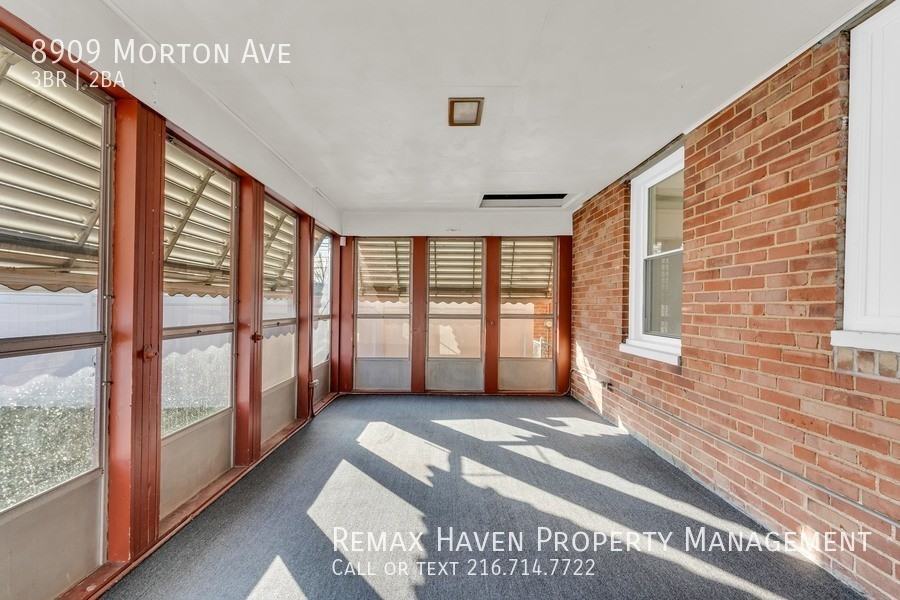 8909 Morton Ave - Photo 3 of 29
