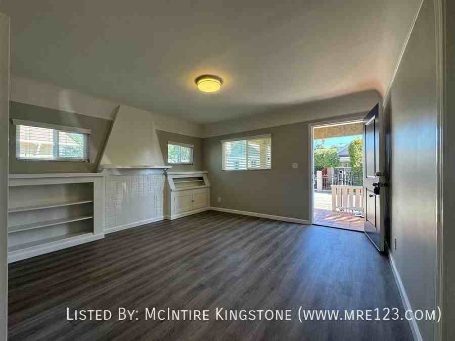 889 Mountain Pl - Photo 3 of 20