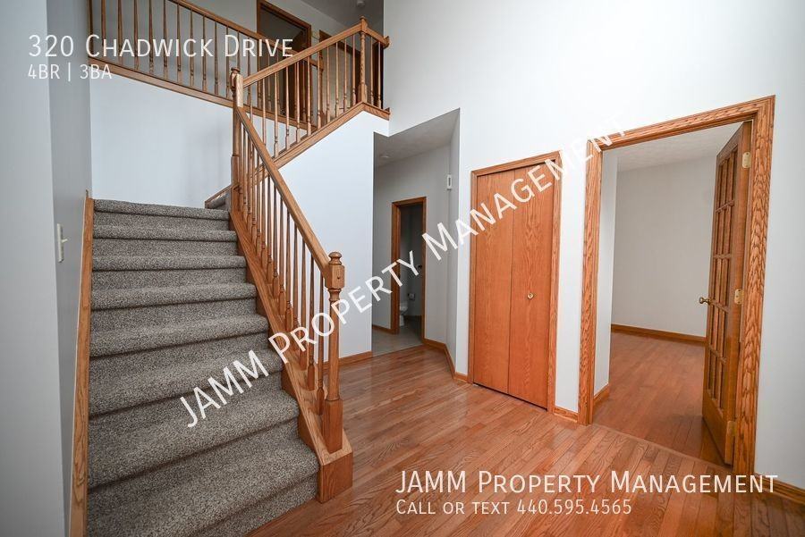 320 Chadwick Dr - Photo 3 of 31