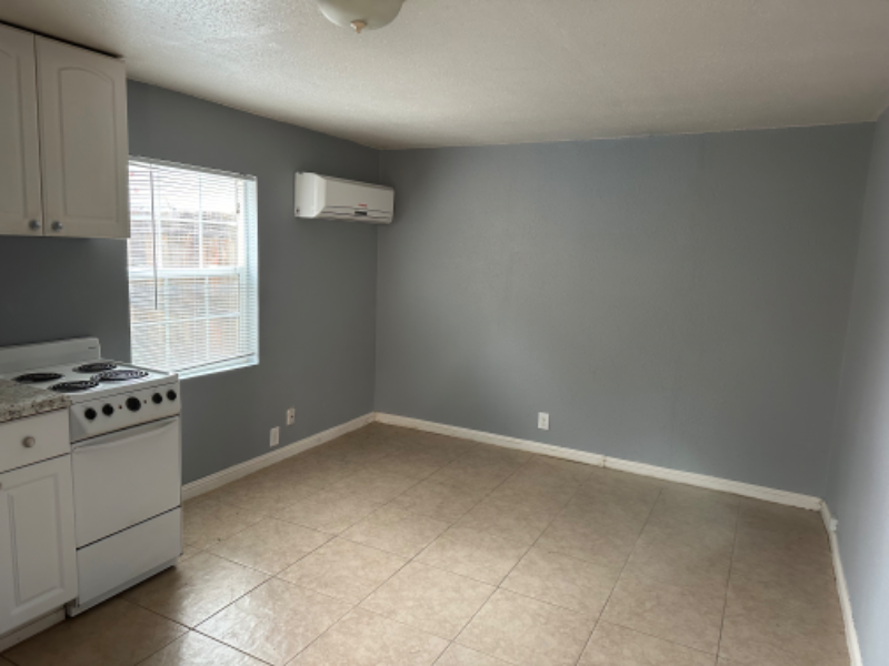 2636 Sharon Ave #B - Photo 2 of 13