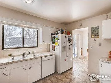 1101 Skyline Dr - Photo 5 of 13