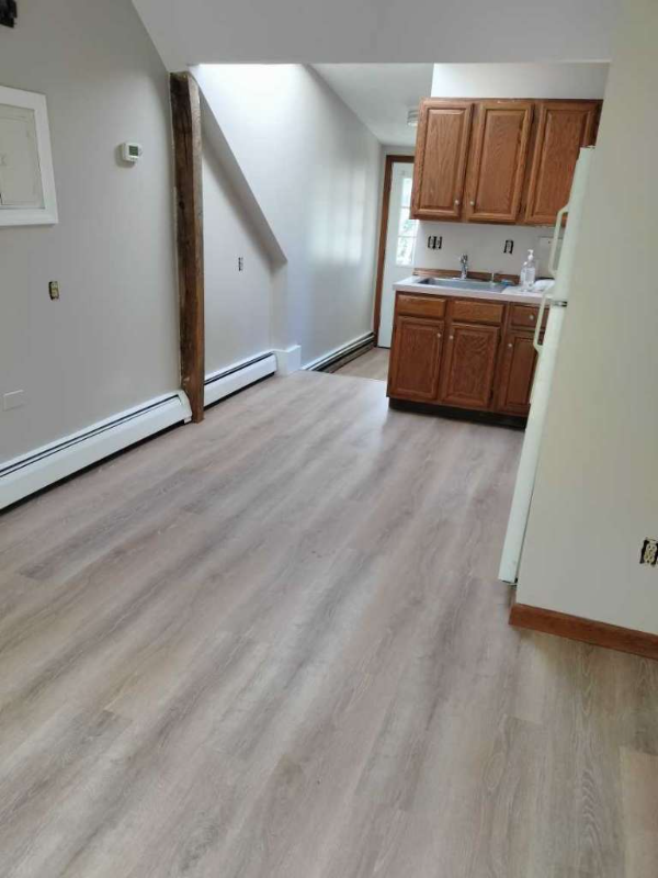 891 Mammoth Rd #C - Photo 4 of 15