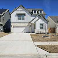 featured image of 901 Gray Fox Loop #1