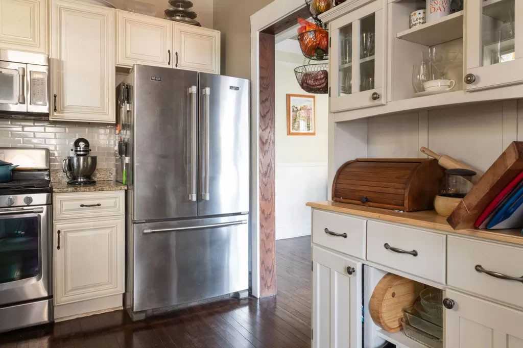7626 N Greenview Ave #1 - Photo 2 of 22
