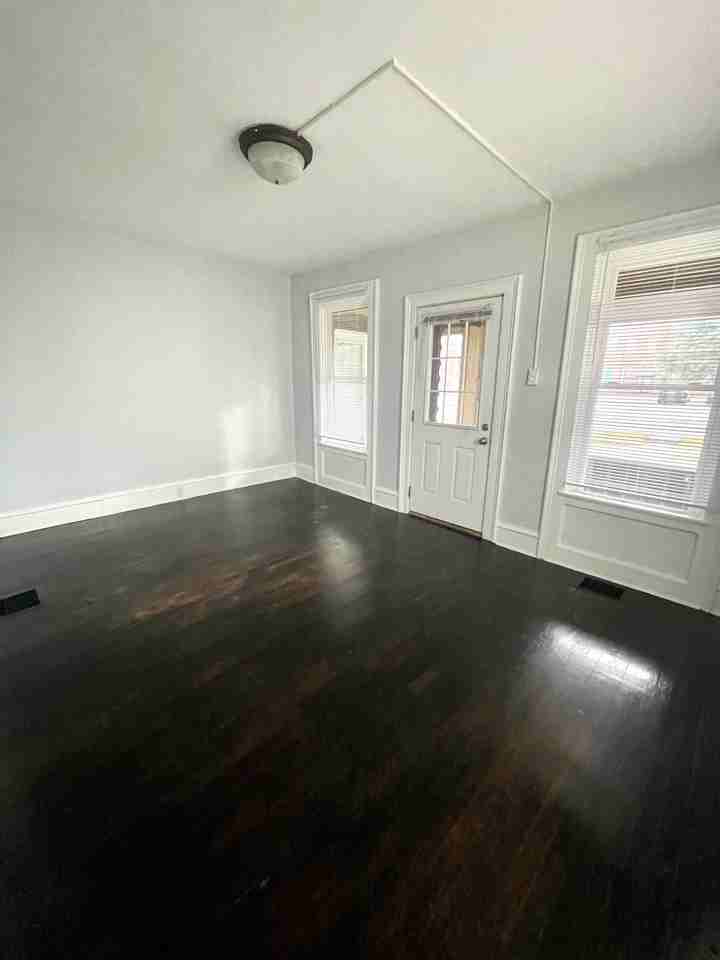 58 E Court St #2 - Photo 4 of 9