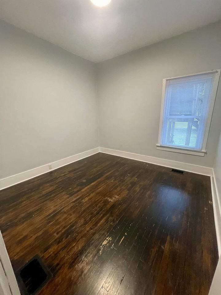 58 E Court St #2 - Photo 7 of 9