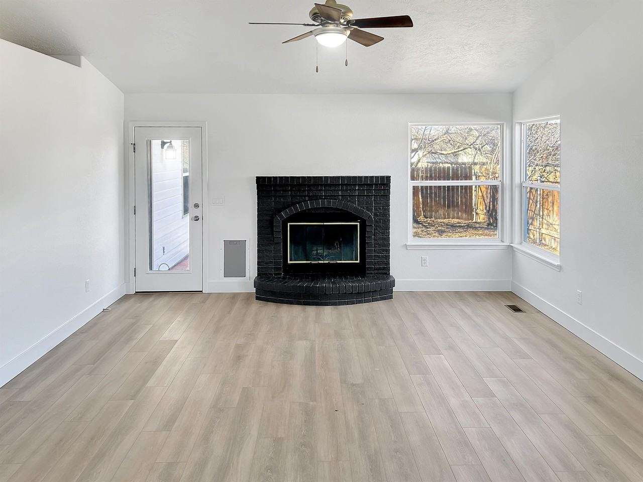 5317 N Candlestick Ave #1 - Photo 3 of 17