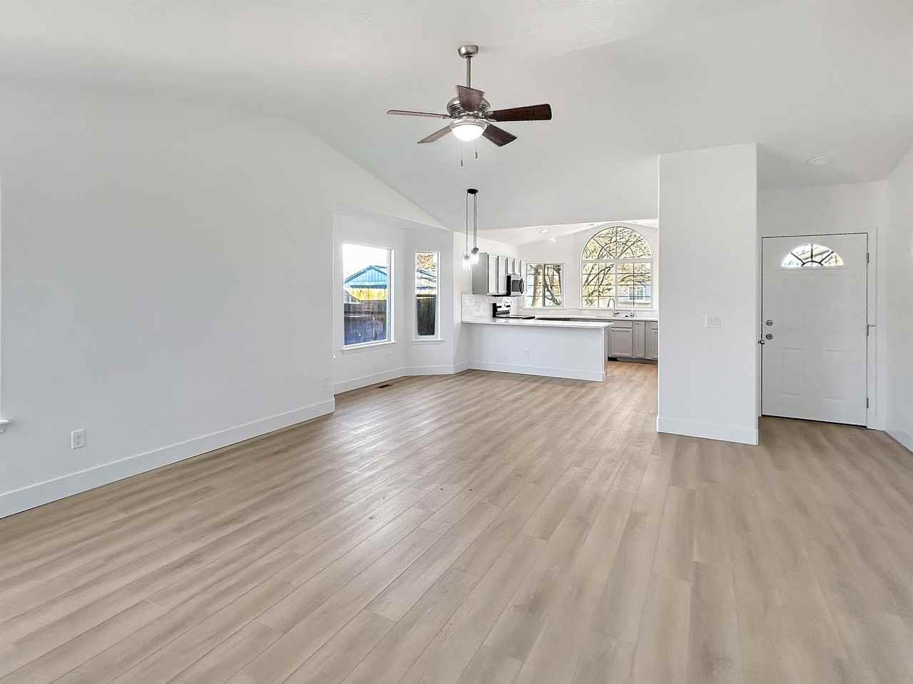 5317 N Candlestick Ave #1 - Photo 4 of 17