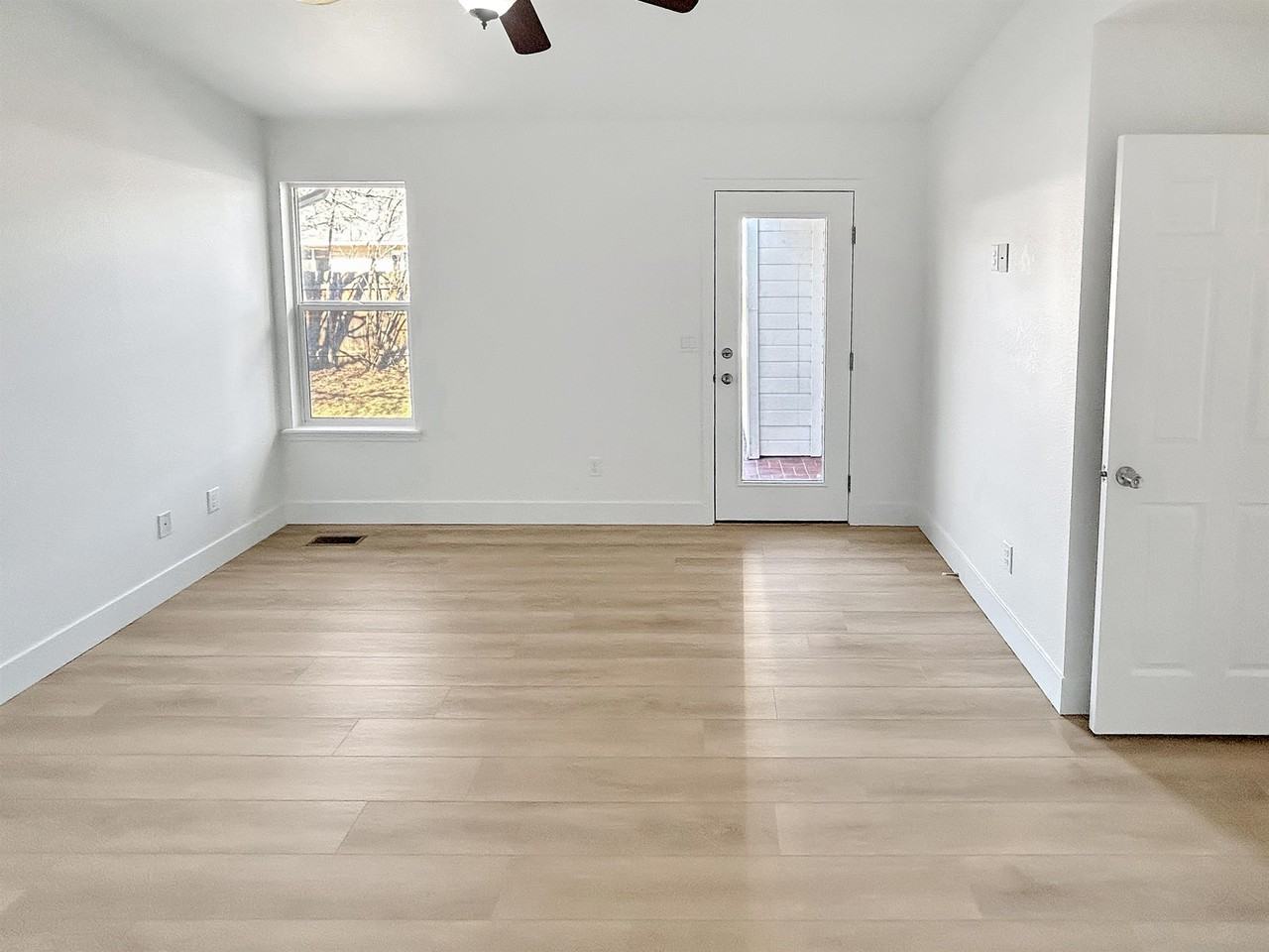 5317 N Candlestick Ave #1 - Photo 7 of 17