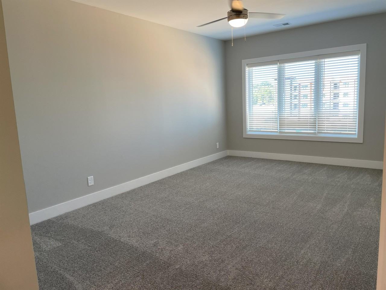 1120 Rosedale Blvd - Photo 6 of 34