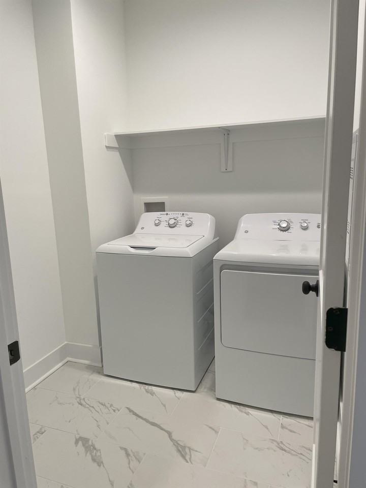 1120 Rosedale Blvd - Photo 7 of 34