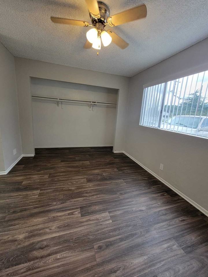 3943 N H Street - Photo 3 of 42