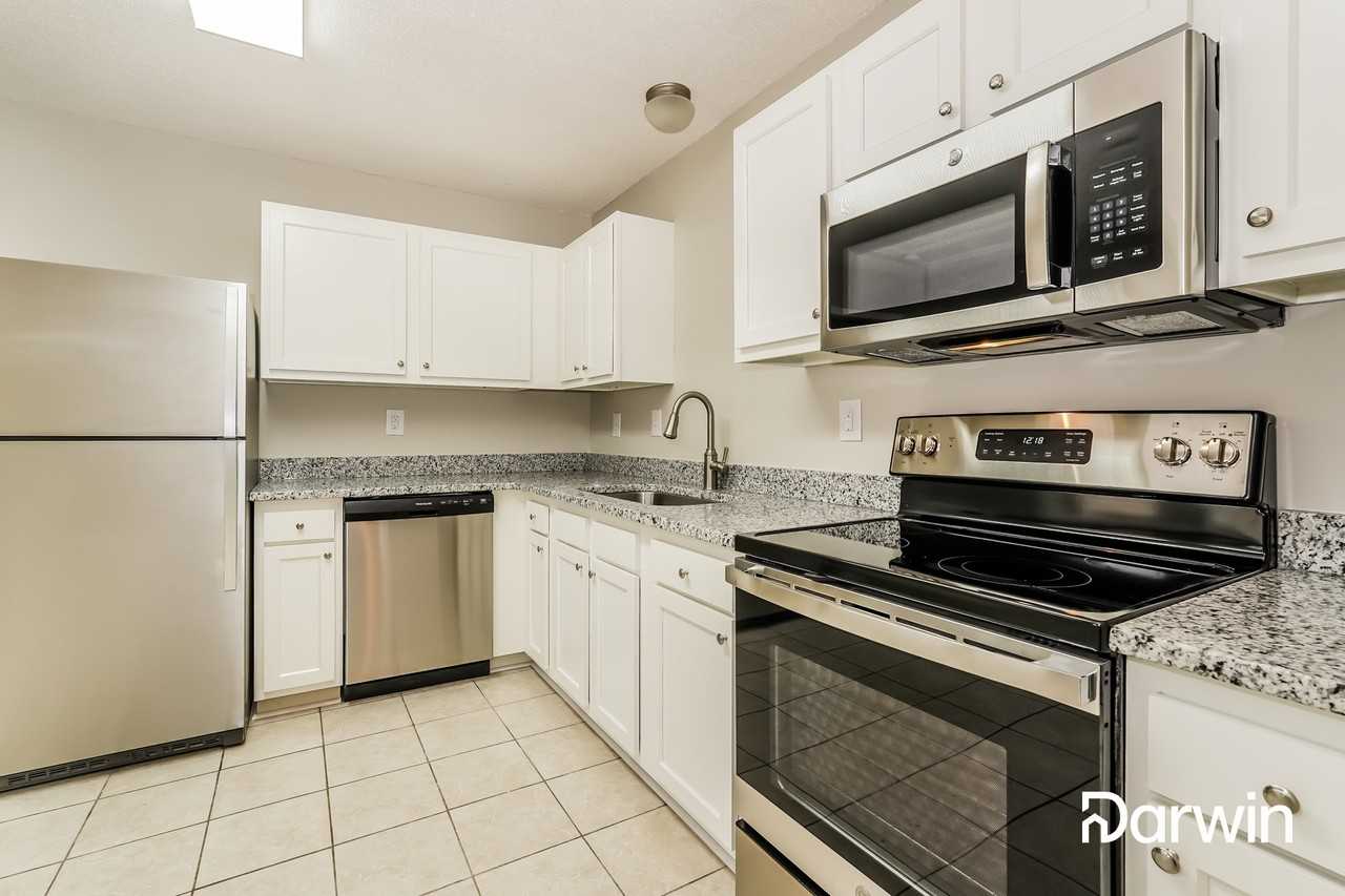 2900 Hondo Dr - Photo 2 of 15