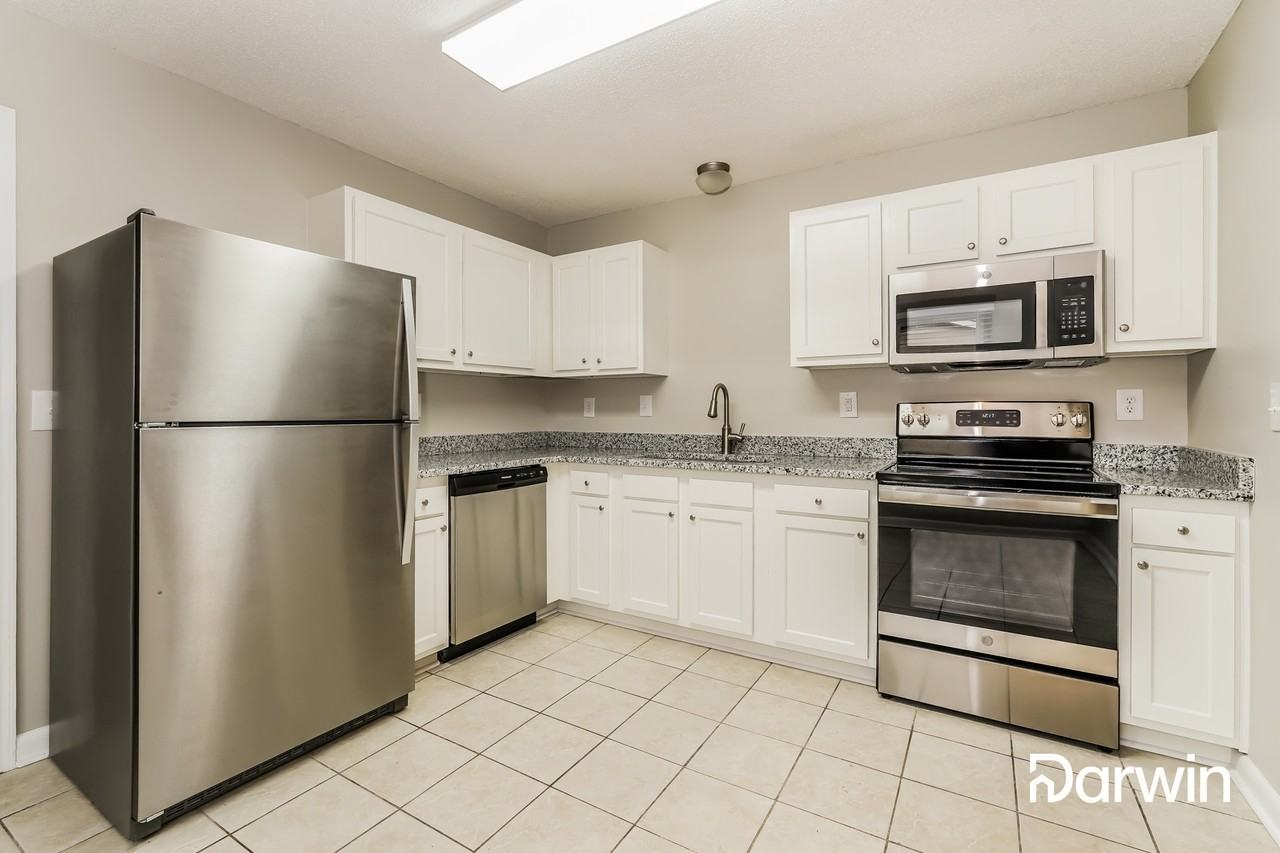 2900 Hondo Dr - Photo 3 of 15