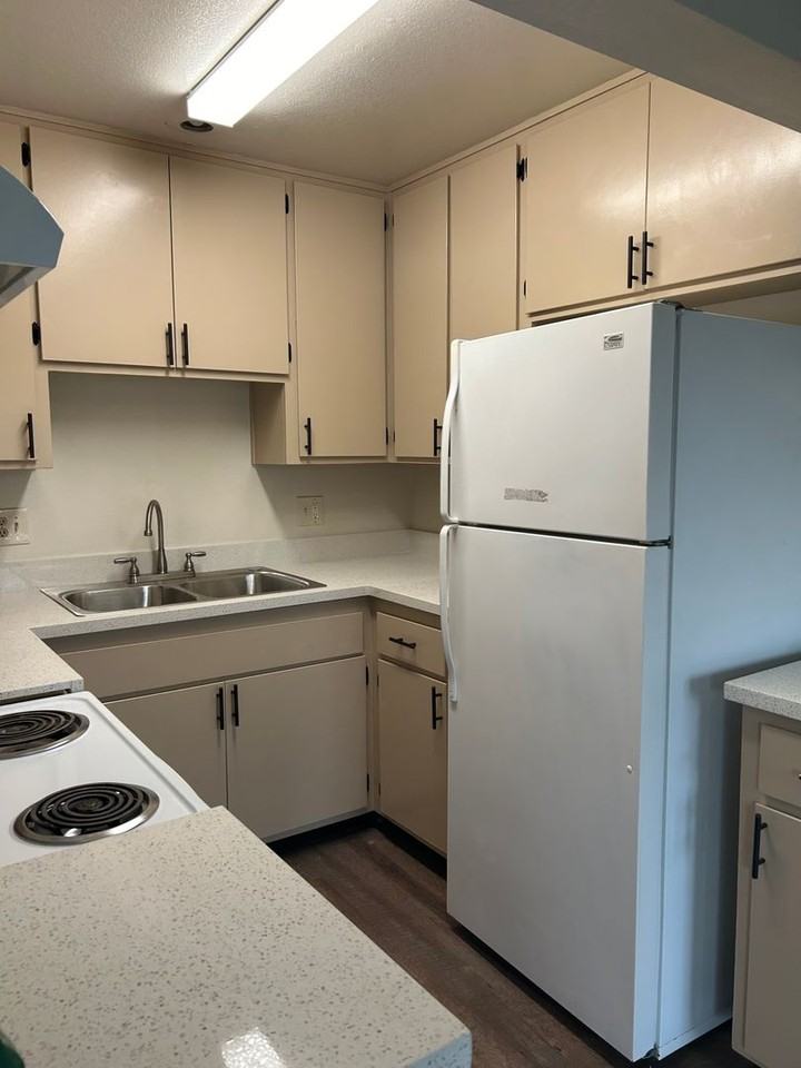 WIllo Heights Apartments - Photo 7 of 11