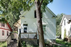 featured image of 1075 24th Ave Se