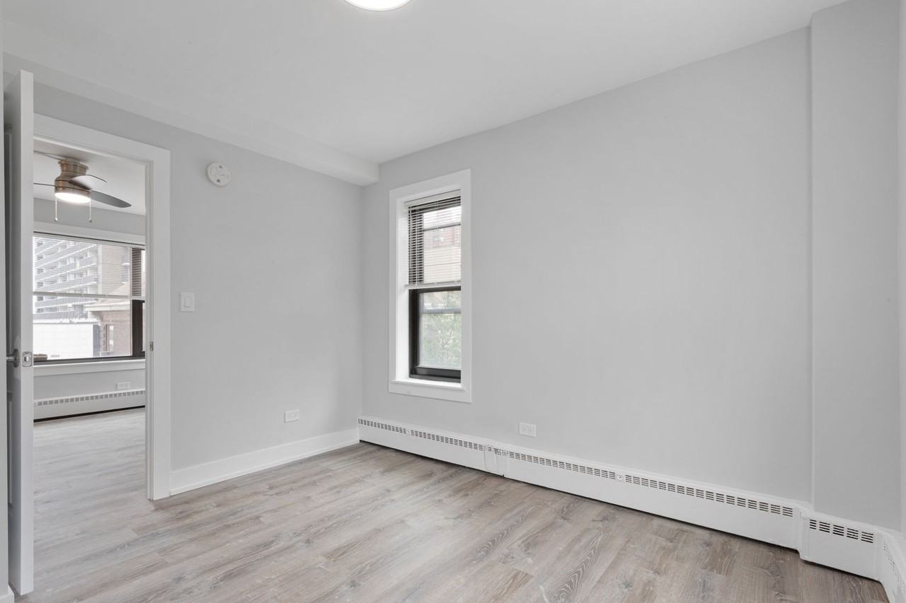 5858 N Sheridan Rd - Photo 5 of 30