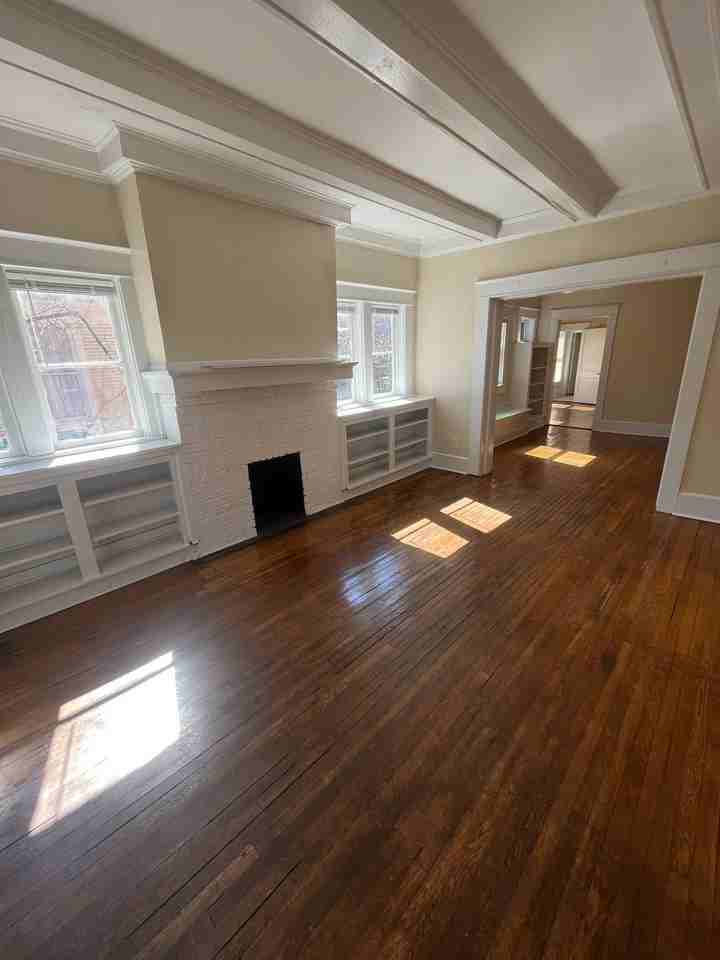 MCCORMICK FLATS - Photo 2 of 8