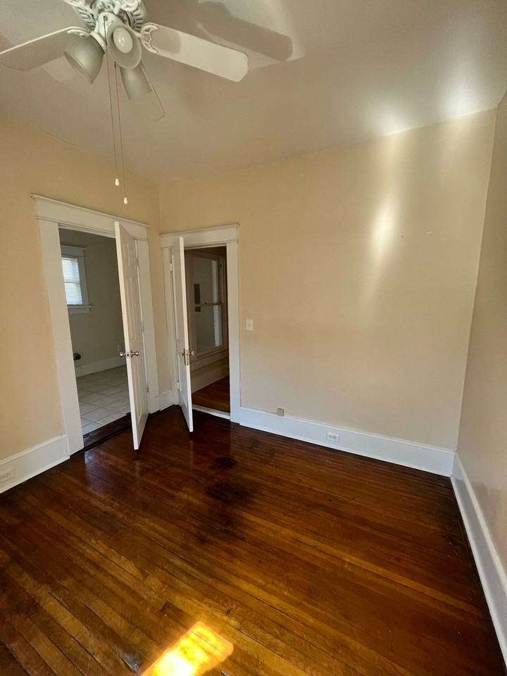 MCCORMICK FLATS - Photo 4 of 8