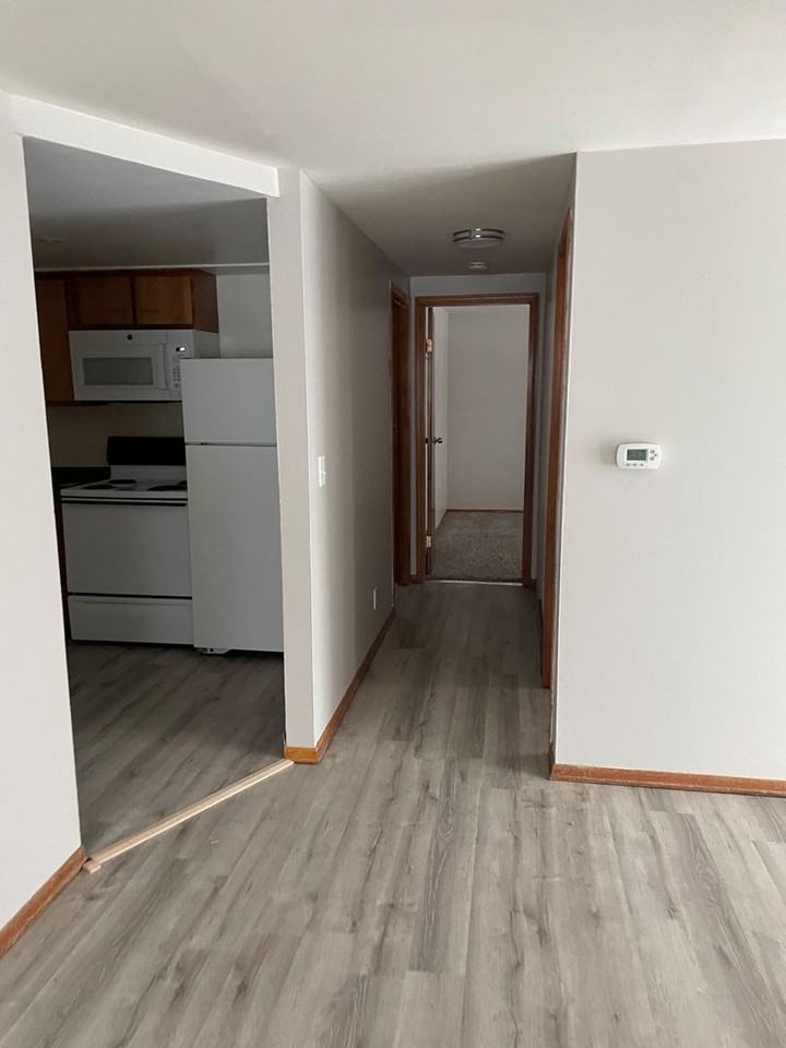 Angle-Tyler Apartments - Photo 3 of 10