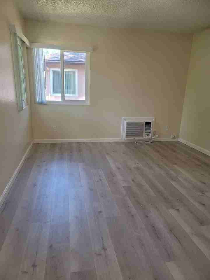 Lake Ridge - Photo 4 of 34