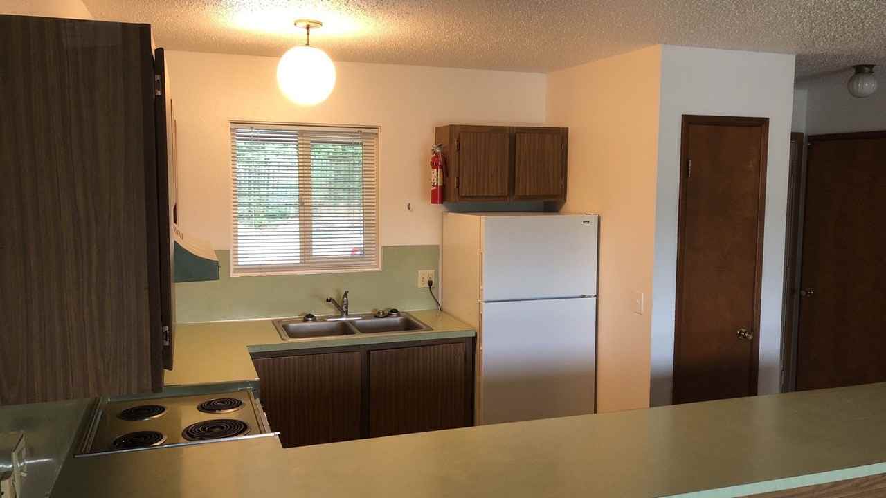 735 NE Maple Street - Photo 3 of 41