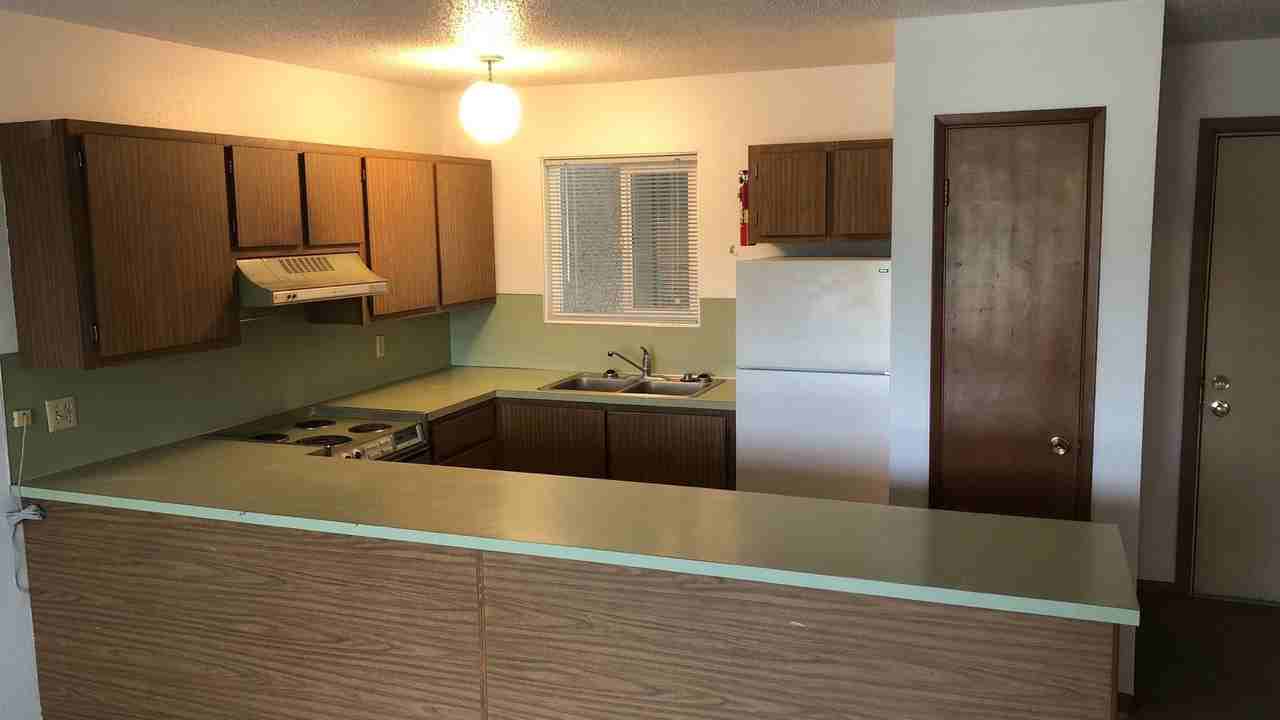 735 NE Maple Street - Photo 4 of 41