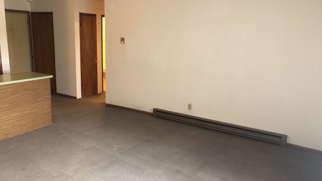 735 NE Maple Street - Photo 6 of 41