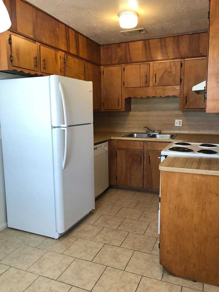 Dakota Apartments 219 W Magnolia, Winnie, TX 77665 Zumper