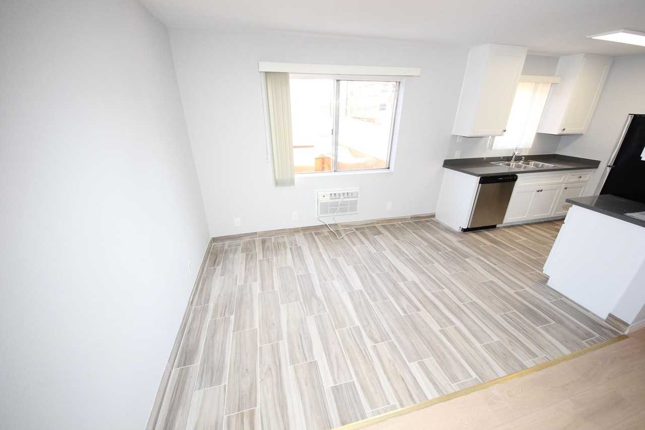 Venice at Lincoln, LLC - Photo 3 of 21