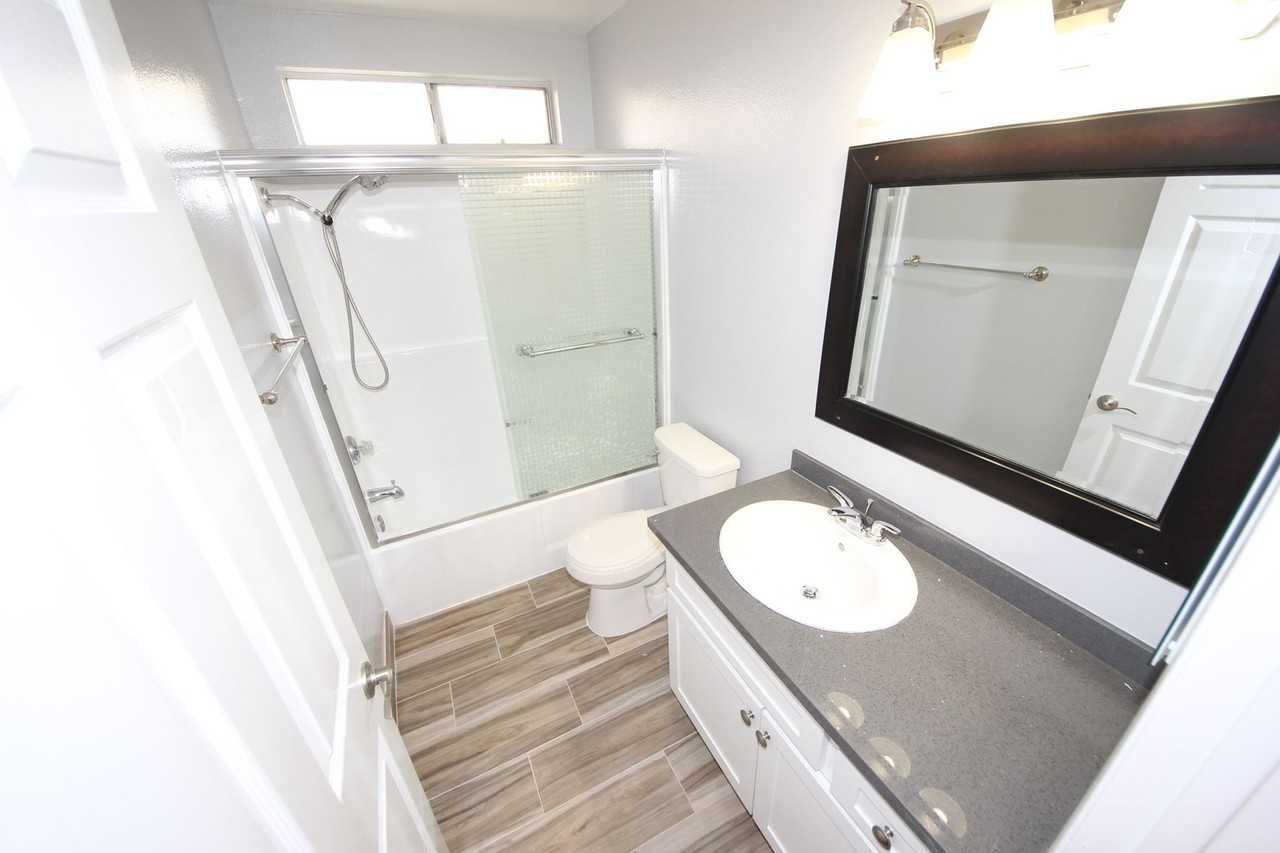 Venice at Lincoln, LLC - Photo 7 of 21