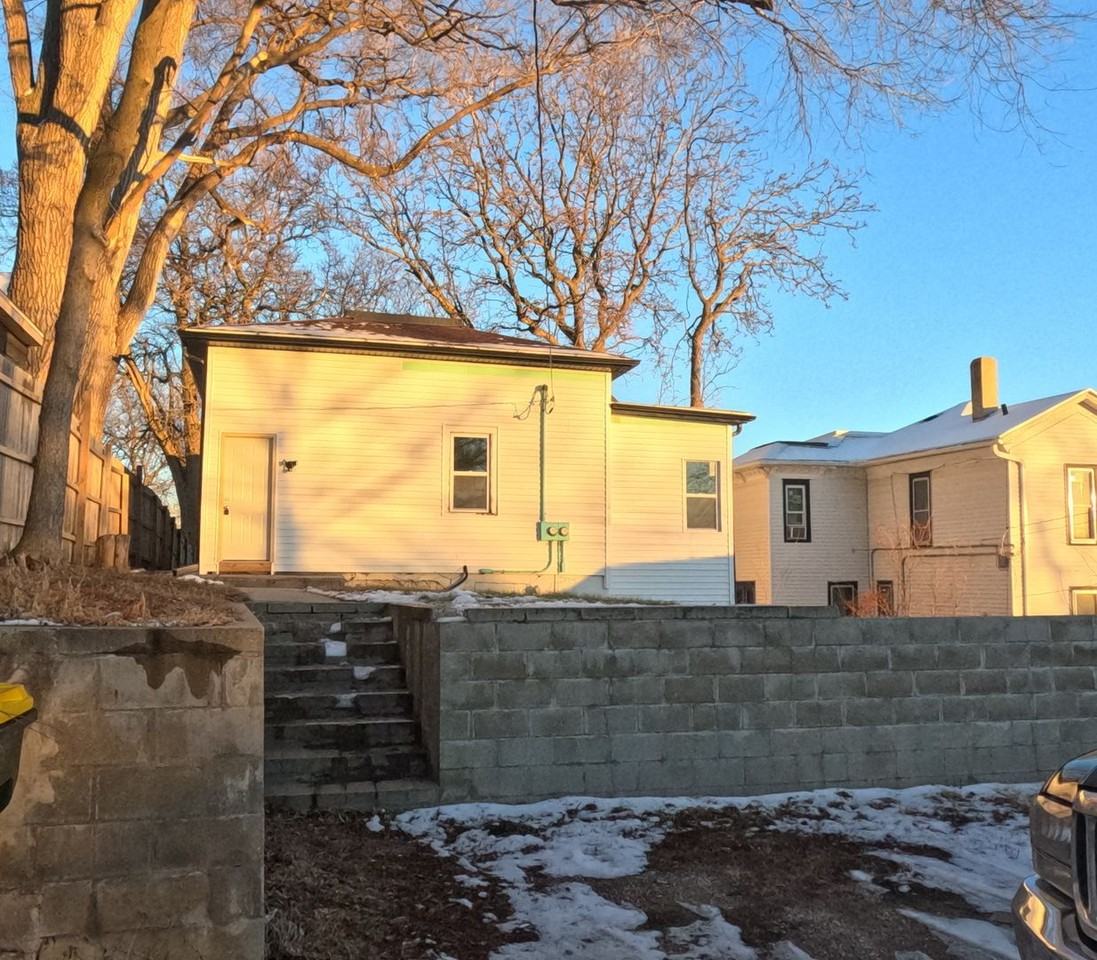 2223 Douglas St #BACK - Photo 4 of 25