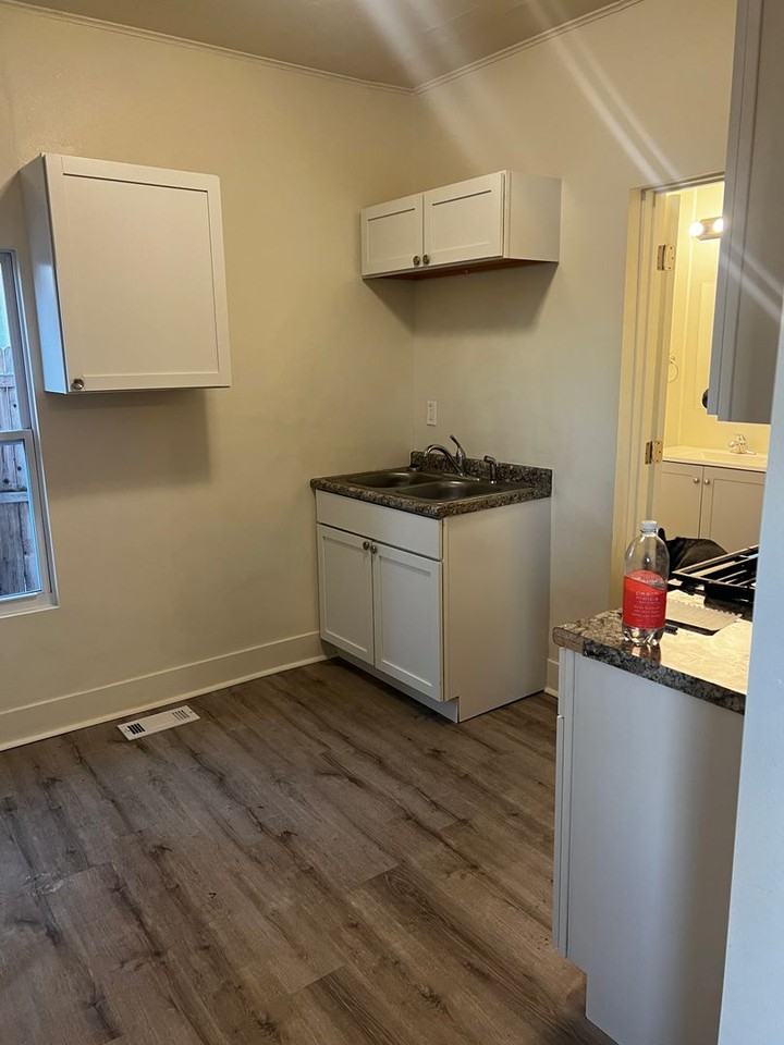 2223 Douglas St #BACK - Photo 6 of 25